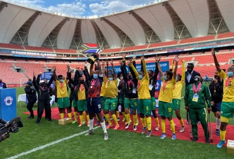 NEWS SCOOP: BANYANYA CLINCH THE COSAFA CUP - Banyana won their fourth COSAFA CUP in a row after defeating Botswana in the final on Saturday.