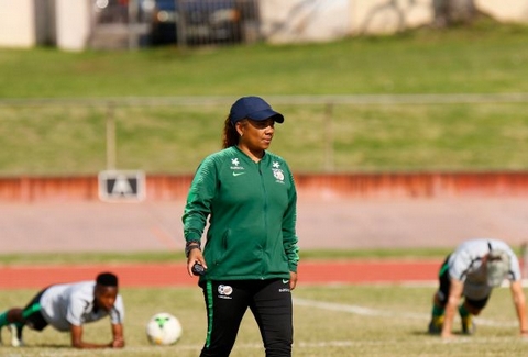 NEWS SCOOP: ELLIS ANNOUNCES BANYANA SQUAD FOR COSAFA CUP - Desiree Ellis has named the Banyana squad to defend their COSAFA Womens Championship trophy.