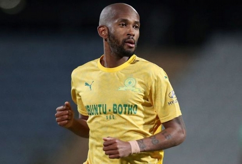 NEWS SCOOP: LEBUSA URGES FOR CALM TO END MTN8 DROUGHT - Bafana and Downs defender Mosa Lebusa has admitted that Masandawana are "so desperate to win" the MTN8 title.